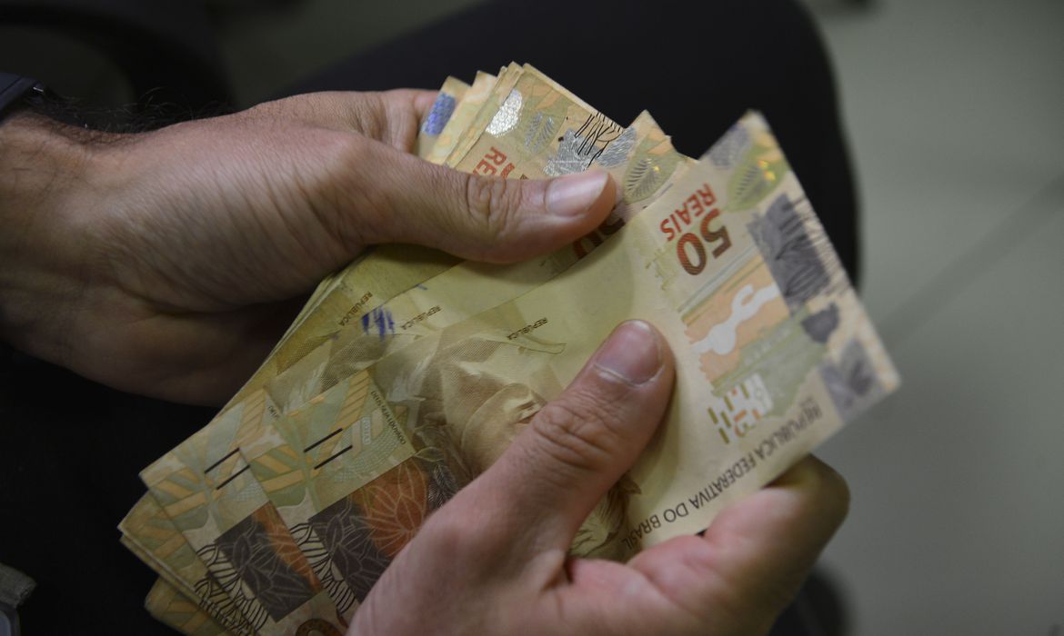 No momento, você está visualizando Salário mínimo de R$ 1.320 será negociado com centrais sindicais