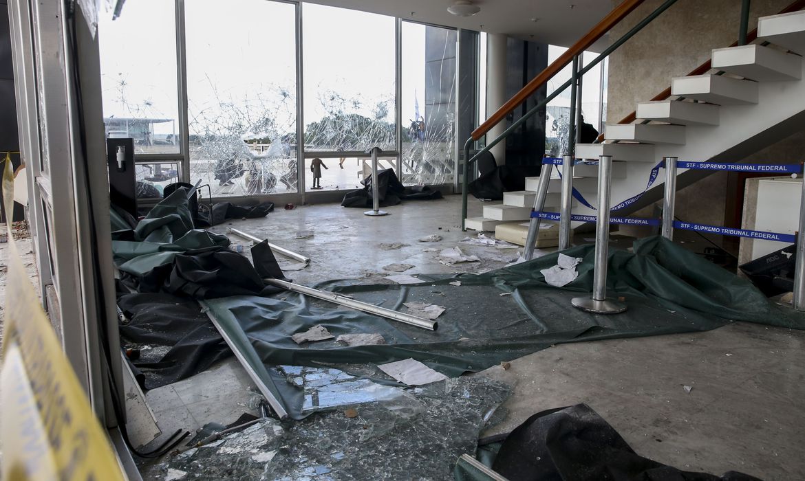 No momento, você está visualizando PF termina trabalho de perícia na sede do Supremo