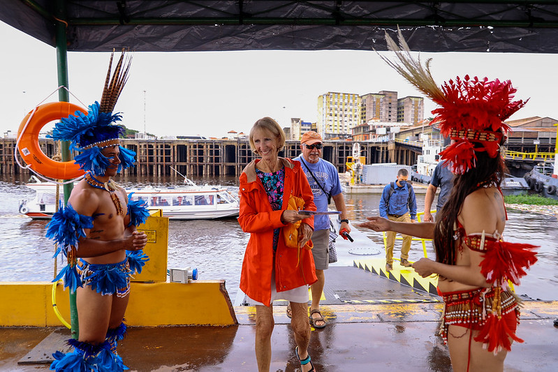 No momento, você está visualizando Navio cruzeiro Viking Sea chega a Manaus com mais de 1,3 mil turistas e aquece economia local