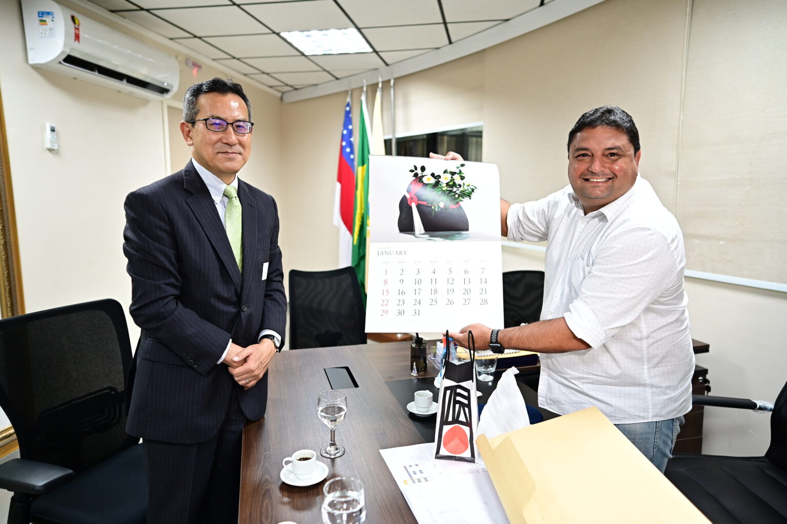 No momento, você está visualizando Cônsul-geral do Japão reúne com Caio André na Câmara de Manaus