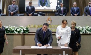 Leia mais sobre o artigo Câmara Municipal de Manaus esclarece dúvidas sobre sumiço do livro de posse da Casa