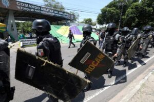Leia mais sobre o artigo Forças de Segurança do Amazonas retiram acampamento da frente do CMA