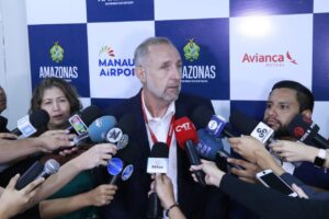 Leia mais sobre o artigo Governo do Amazonas anuncia voo para Bogotá e avança no desenvolvimento turístico e econômico do estado