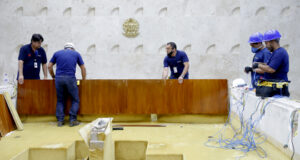 Leia mais sobre o artigo STF inicia os trabalhos de reconstrução do Plenário e restauração de obras