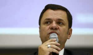 Leia mais sobre o artigo Anderson Torres é preso pela PF após desembarcar em Brasília