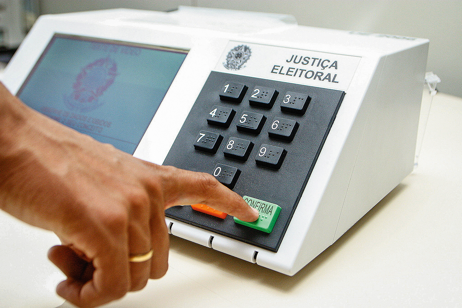 No momento, você está visualizando Eleitores têm até 9 de janeiro para justificar ausência no 2º turno das Eleições 2022
