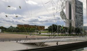 Leia mais sobre o artigo PGR pede inclusão de Bolsonaro em inquérito sobre ataques terroristas