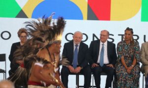 Leia mais sobre o artigo Lula sanciona lei que equipara crime de injúria racial ao racismo