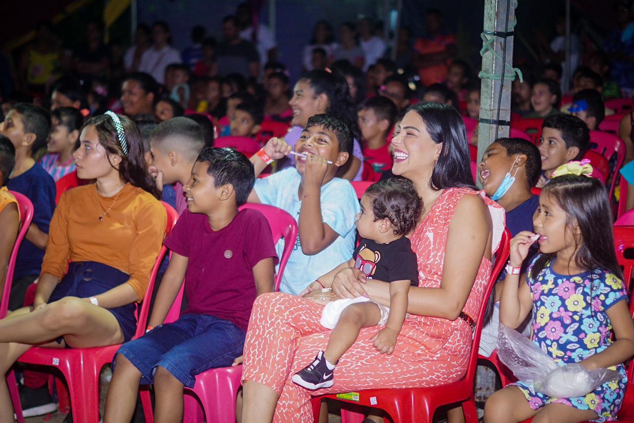 No momento, você está visualizando Ação social da deputada Mayra Dias leva crianças carentes ao circo