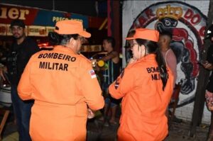 Leia mais sobre o artigo CIF encerra festa e interdita dois bares em Manaus