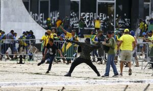 Leia mais sobre o artigo Projeto torna inelegível quem atentar contra a democracia
