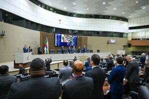 Leia mais sobre o artigo Câmara Municipal de Manaus rende homenagens a Amazonino Mendes