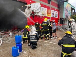Leia mais sobre o artigo <strong>Corpo de Bombeiros do Amazonas é chamado para combate a incêndio na Colômbia</strong>