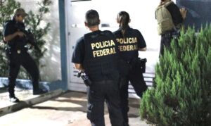 Leia mais sobre o artigo Operação da PF apura suposto esquema bilionário de venda de ouro em Manaus e mais 6 capitais