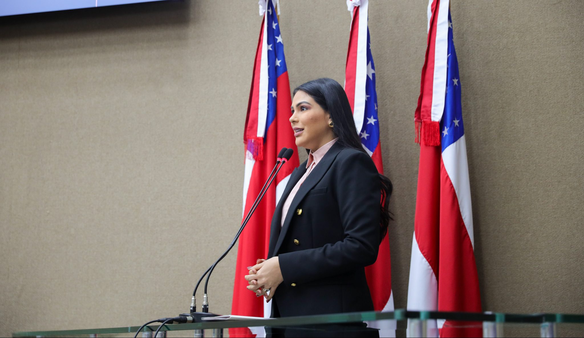 No momento, você está visualizando Mayra Dias indica ao Governo do Estado a construção de Centro de Acolhimento LGBTQIAP+