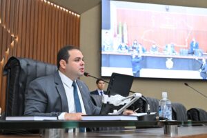 Leia mais sobre o artigo Roberto Cidade irá reapresentar PL que institui cadastro de áreas suscetíveis a deslizamentos de grande impacto