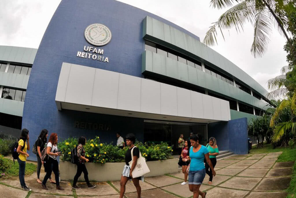 No momento, você está visualizando <a href="https://ufam.edu.br/noticias-destaque/4580-ufam-divulga-edital-de-matricula-sisu-1-2023.html">Ufam divulga edital de matrícula SiSU 1°/2023</a>