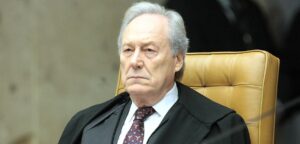 Leia mais sobre o artigo Ricardo Lewandowski antecipa aposentadoria em um mês