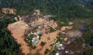 Leia mais sobre o artigo Leis frágeis ajudam expansão de garimpo ilegal na Amazônia, diz dossiê