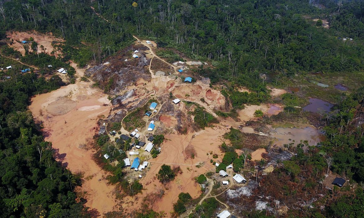 No momento, você está visualizando Leis frágeis ajudam expansão de garimpo ilegal na Amazônia, diz dossiê