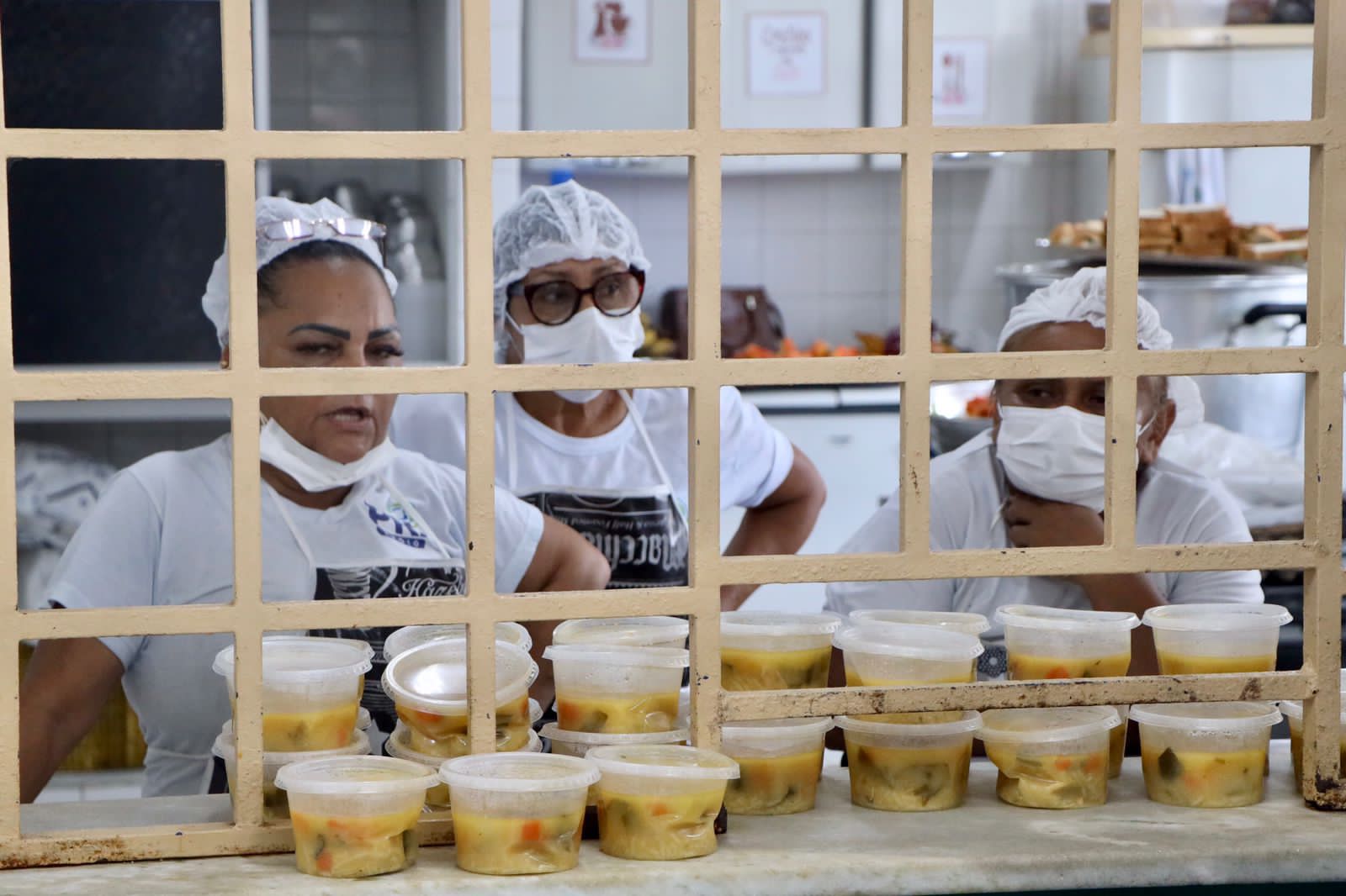 No momento, você está visualizando <strong>Seas inicia distribuição de sopas para famílias abrigadas no Jorge Teixeira </strong>