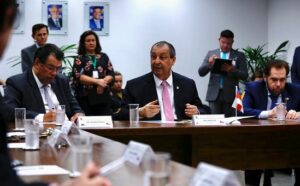 Leia mais sobre o artigo Omar deve solicitar que técnicos da Sefaz-AM participem da proposta de Reforma Tributária