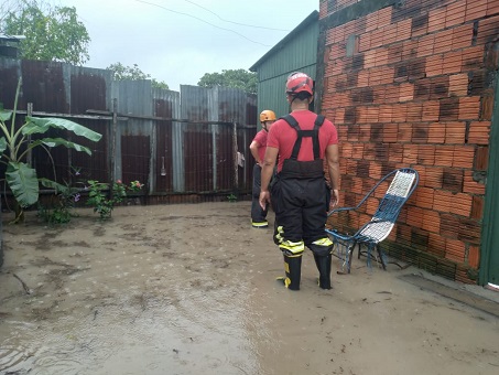 No momento, você está visualizando Bombeiros orientam população sobre como proceder em casos de desastres naturais