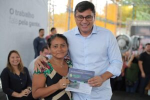 Leia mais sobre o artigo Em comemoração pelo 8 de Março, Wilson Lima antecipa parcela do Auxílio Estadual Permanente