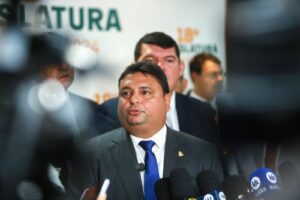 Leia mais sobre o artigo Câmara vai acionar polícia para investigar desaparecimento do histórico livro de posse da Casa