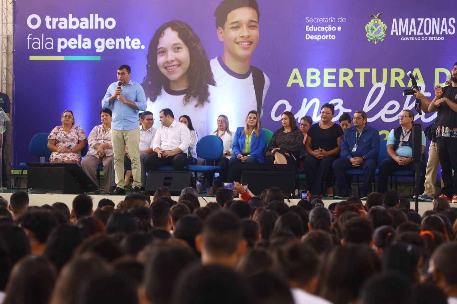 No momento, você está visualizando Wilson Lima anuncia convocação de 299 aprovados no concurso da Secretaria de Educação