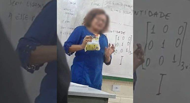 No momento, você está visualizando Aluno dá esponja de aço para professora negra no DF