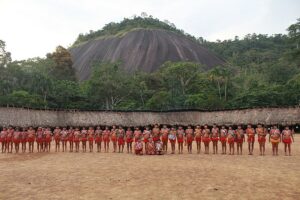Leia mais sobre o artigo Yanomami: corpos de crianças vítimas da covid-19 foram devolvidos