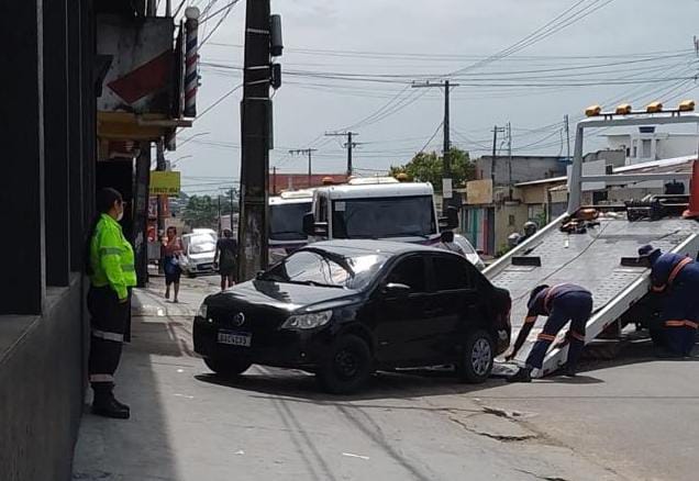 No momento, você está visualizando <strong>Prefeitura remove veículos por estacionamento irregular nas zonas Norte e Centro-Sul de Manaus</strong>