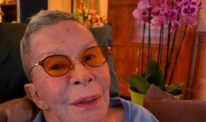 Leia mais sobre o artigo Rita Lee recebe alta de hospital e se recupera em casa