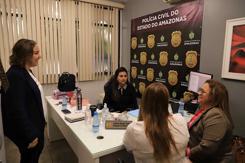 No momento, você está visualizando Comitê atuará com equipe multidisciplinar na sede da delegacia contra ameaças a ataques em escolas de Manaus