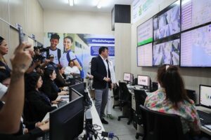 Leia mais sobre o artigo Sala de monitoramento do Núcleo de Inteligência e Segurança Escolar é inaugurada em Manaus