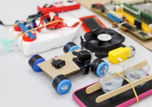 No momento, você está visualizando Estudantes desenvolvem protótipos de carrinhos de brinquedo e óculos 3D no Amazonas
