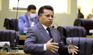 Leia mais sobre o artigo Sinésio Campos é o deputado que mais utilizou o “cotão” da Assembleia do Amazonas