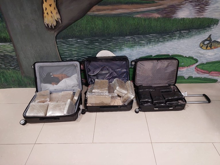 No momento, você está visualizando PF apreende três malas contendo drogas no Aeroporto Internacional de Manaus/AM