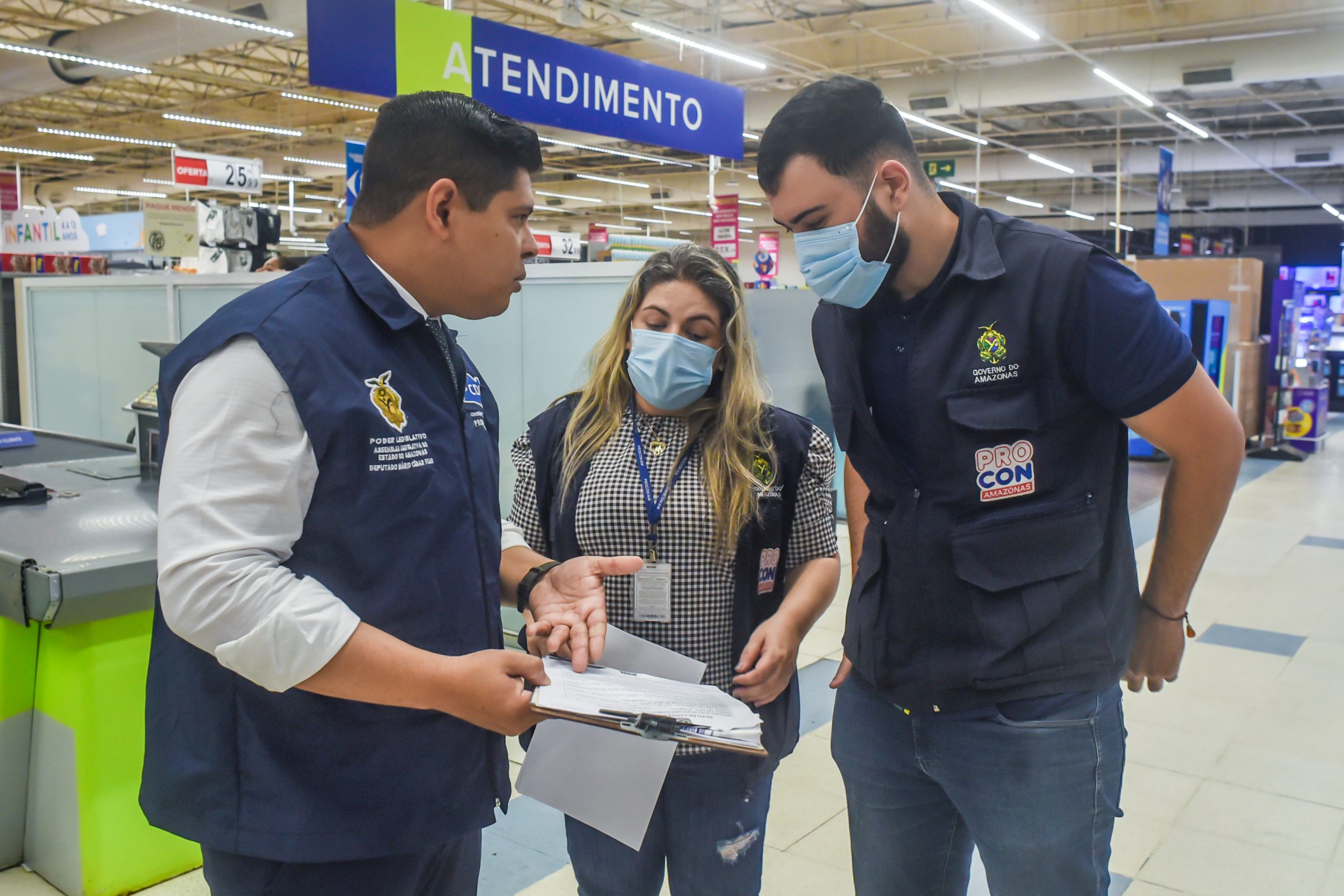 No momento, você está visualizando Fiscalização em supermercados de Manaus constata venda ilegal de sacolas plásticas