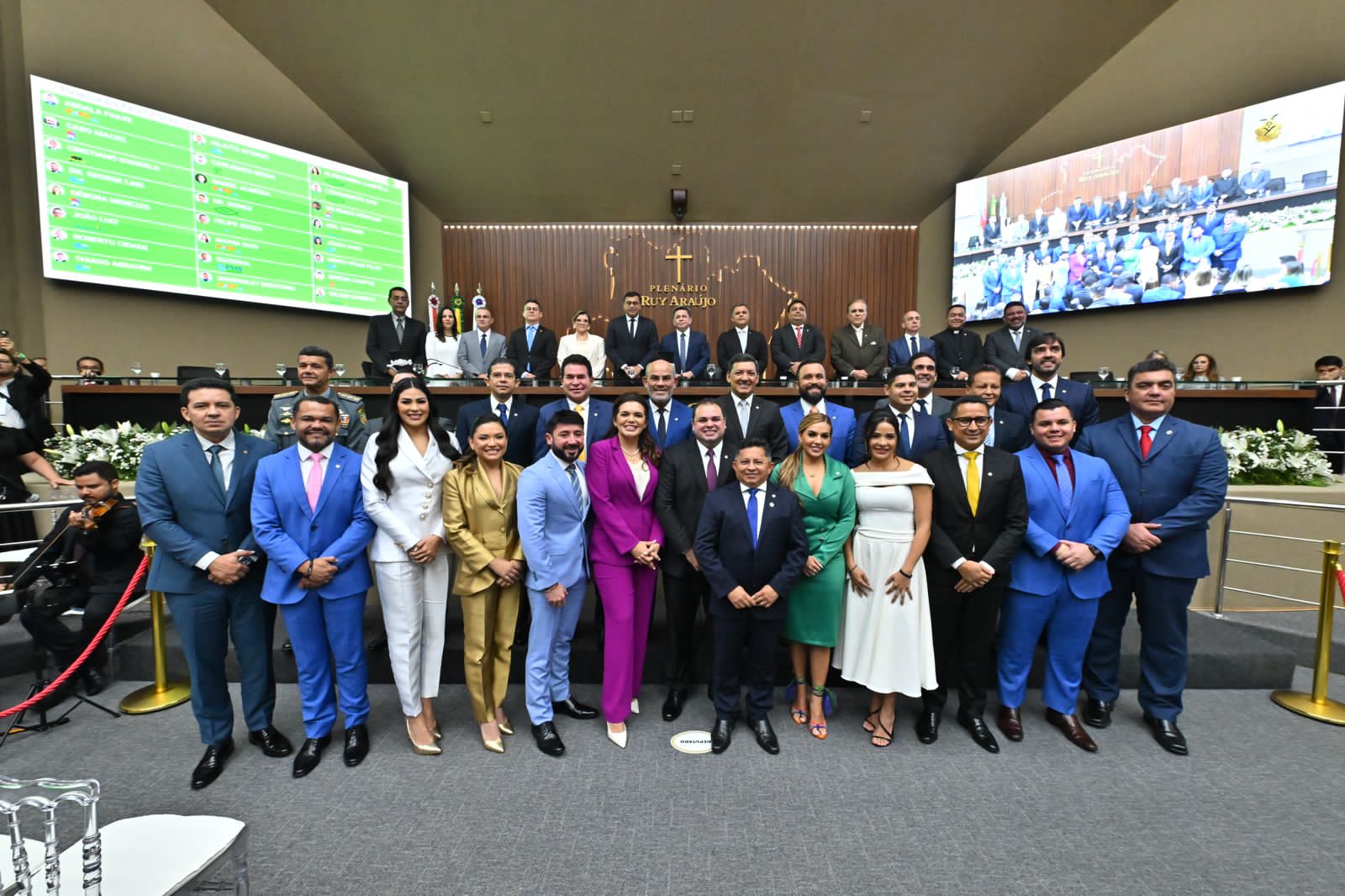 No momento, você está visualizando Roberto Cidade é reeleito presidente da Aleam por unanimidade e vai conduzir o Poder Legislativo no biênio 2025/2026