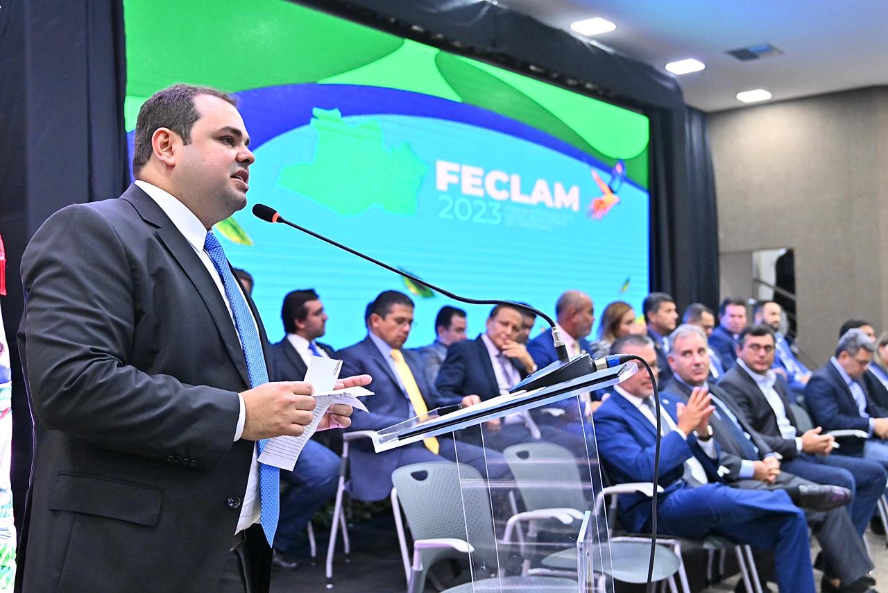 No momento, você está visualizando Roberto Cidade reforça importância do fortalecimento da atividade parlamente durante abertura do 3º Feclam