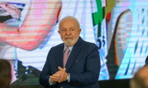 Leia mais sobre o artigo Lula diz que não venderá empresas públicas