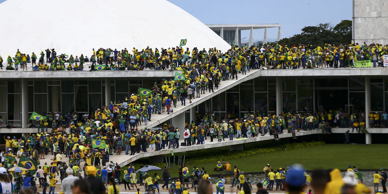 No momento, você está visualizando PGR denuncia mais 203 pessoas por incitação aos atos antidemocráticos de 8 de janeiro
