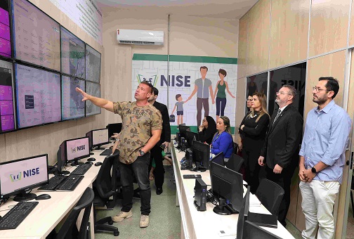 No momento, você está visualizando Membros da Abin visitam sala de monitoramento do sistema adotado para inibir ataques em escolas do Amazonas