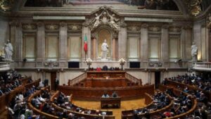 Leia mais sobre o artigo Parlamento português aprova eutanásia e obriga governo a promulgar