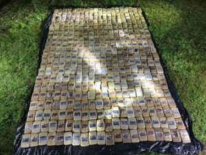 Leia mais sobre o artigo PF prende três pessoas e apreende cerca de 400kg de drogas no Amazonas