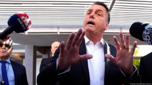 Leia mais sobre o artigo Ex-presidente Jair Bolsonaro é alvo de operação da PF