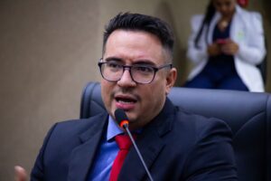 Leia mais sobre o artigo Rodrigo Guedes cobra presença de psicólogos e assistentes sociais nas escolas municipais de Manaus