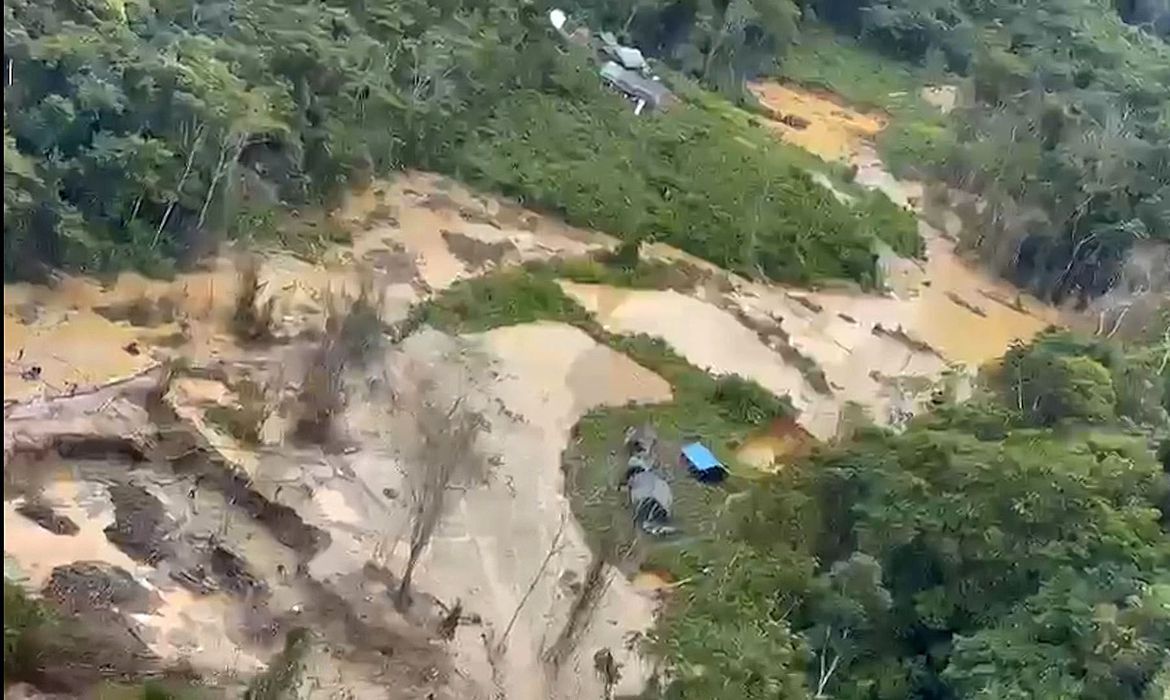 No momento, você está visualizando Polícia Federal encontra mais oito corpos na Terra Indígena Yanomami